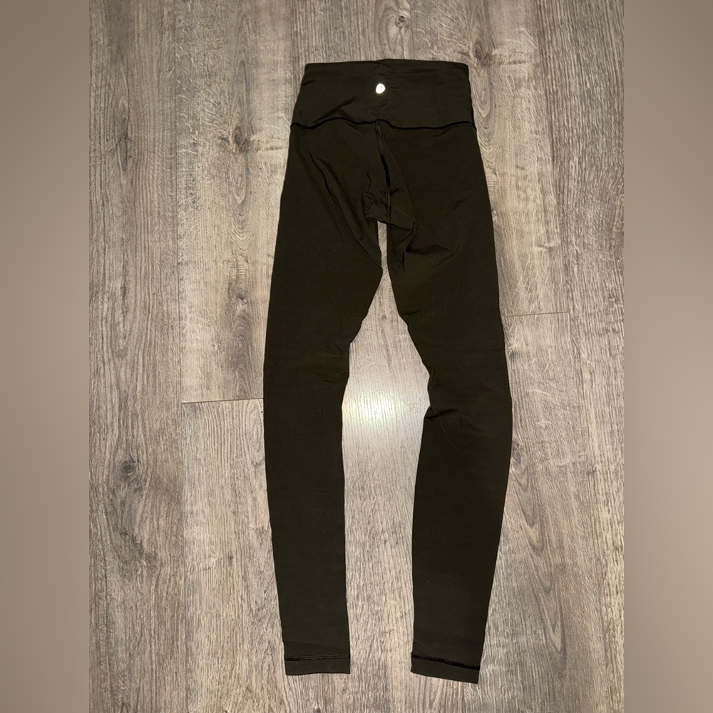 LULULEMON OLIVE LEGGINGS NEVER WORN SIZE 2